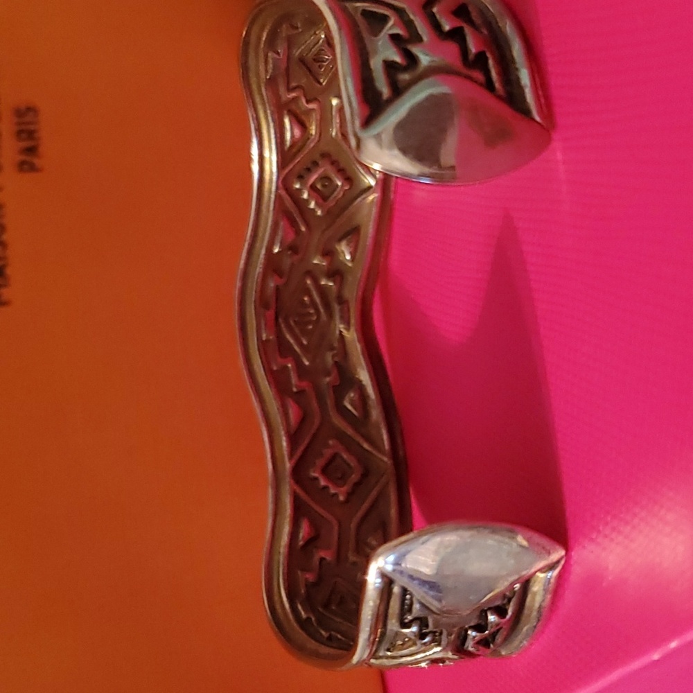 Open bangle. - Picture 3 of 3